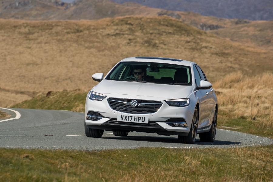  Vauxhall Insignia Grand Sport Turbo 4x4 2017 года  (фото 5 из 41)